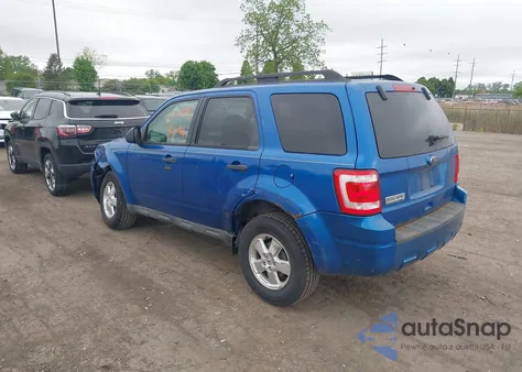 2011 Ford Escape Xlt z USA, uszkodzony, nr VIN 1FMCU0D74BKA13877